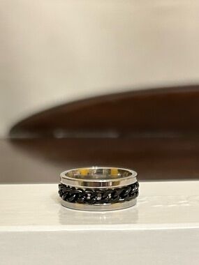 Size 6 Silver & Black Chain Fidget Spinner Ring Stainless Steel NWOT